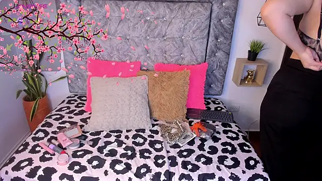 Seraphyne666 online show from 10-17-25, 12:51