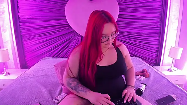 Snapshot of Lushi_Love chatting on 05-15-26, 03:15 Lushi Love online show from 05-15-26, 03:15