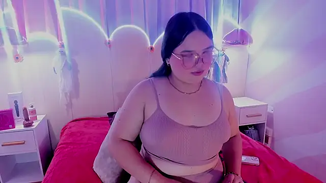 Lushi Love online show from 10-15-25, 05:21