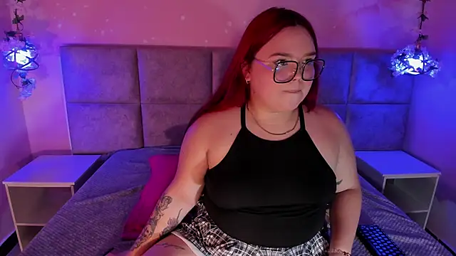 Snapshot of Lushi_Love chatting on 05-18-26, 03:06 Lushi Love online show from 05-18-26, 03:06