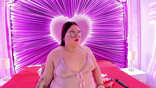 Lushi Love online show from 07-18-26, 03:04