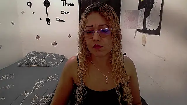 Skarleth Diaz online show from 02-10-26, 08:30