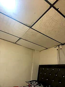 Snapshot of Mia_jhoonson chatting on 11-19-25, 10:37 Mia jhoonson online show from 11-19-25, 10:37