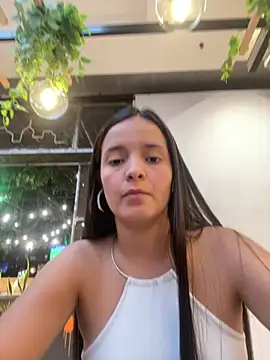 Snapshot of Mia_jhoonson chatting on 02-14-26, 09:59 Mia jhoonson online show from 02-14-26, 09:59