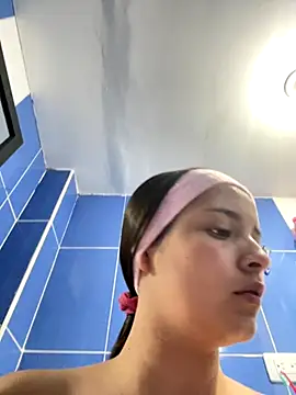 Mia jhoonson online show from 11-01-25, 11:09