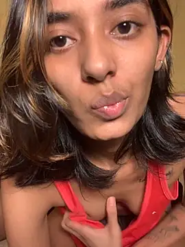 Snapshot of Serah201 chatting on 10-11-25, 11:39 Serah201 online show from 10-11-25, 11:39