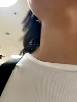 Adry Bach  online show from 11-23-25, 10:20