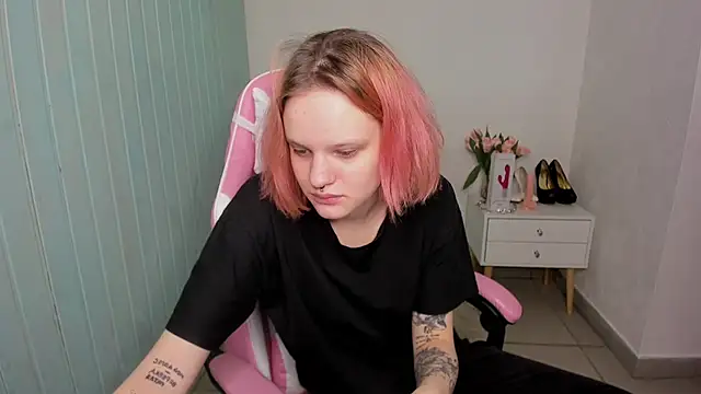 Elieiza xo online show from 10-04-25, 10:06