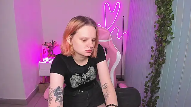 Elieiza xo online show from 10-18-25, 10:17