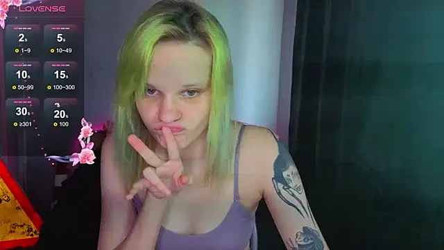 Elieiza xo online show from 06-15-26, 09:20