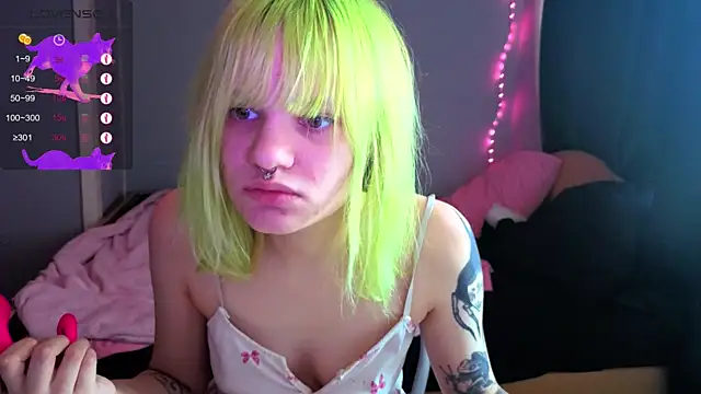 Snapshot of Elieiza_xo chatting on 04-28-26, 06:07 Elieiza xo online show from 04-28-26, 06:07
