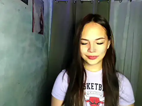 Snapshot of sweetsassyxx chatting on 05-13-26, 01:45 sweetsassyxx online show from 05-13-26, 01:45