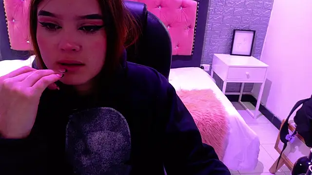 Natalie loffreda online show from 10-03-25, 02:48