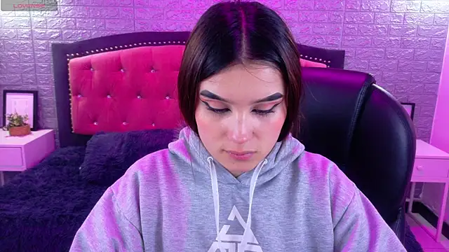 Natalie loffreda online show from 11-20-25, 03:07