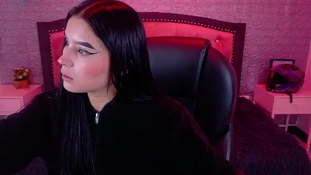 Natalie loffreda online show from 02-12-26, 03:17