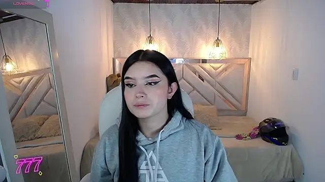 Natalie loffreda online show from 03-23-26, 07:47