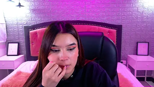 Natalie loffreda online show from 10-06-25, 03:08