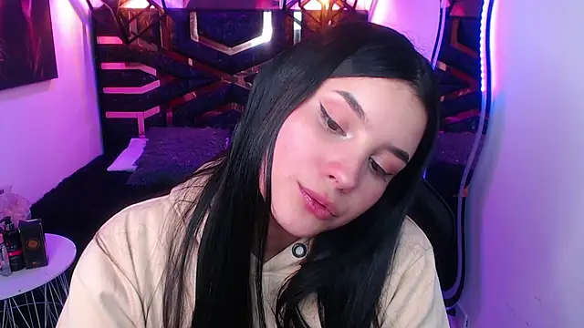 Snapshot of Natalie_loffreda chatting on 05-06-26, 08:46 Natalie loffreda online show from 05-06-26, 08:46