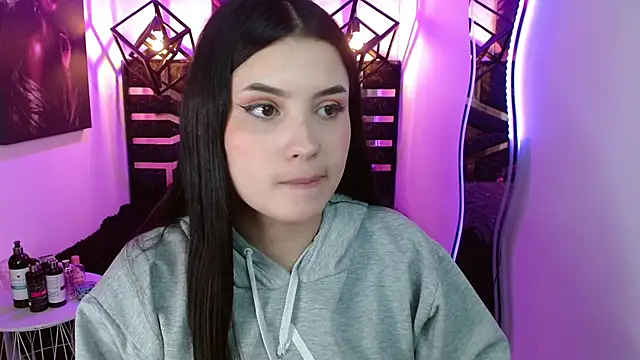 Snapshot of Natalie_loffreda chatting on 06-05-26, 08:03 Natalie loffreda online show from 06-05-26, 08:03