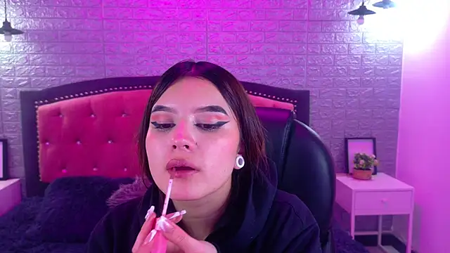 Natalie loffreda online show from 10-27-25, 02:56