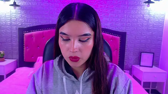 Natalie loffreda online show from 12-20-25, 03:42