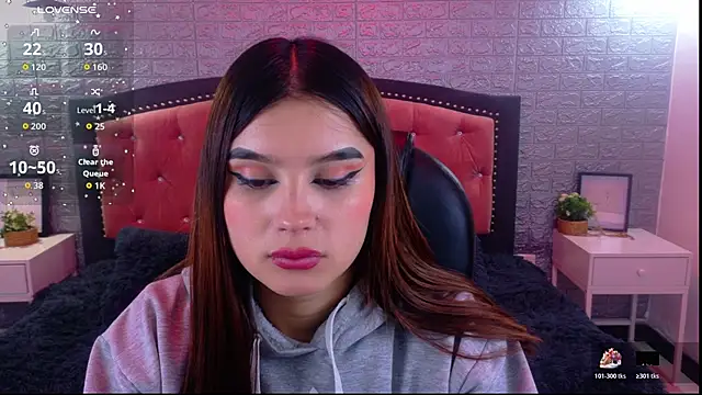 Natalie loffreda online show from 11-17-25, 03:10