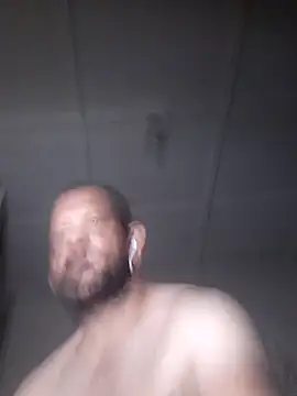 Snapshot of Lekewarmele chatting on 10-15-25, 10:18 Lekewarmele online show from 10-15-25, 10:18