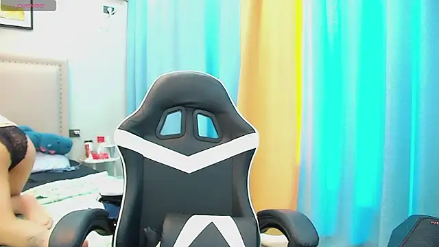 Snapshot of Safer-001 chatting on 10-05-25, 08:38 Safer-001 online show from 10-05-25, 08:38