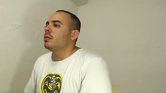 Snapshot of Ana_ThiagoxX chatting on 05-05-26, 09:51 Ana ThiagoxX online show from 05-05-26, 09:51