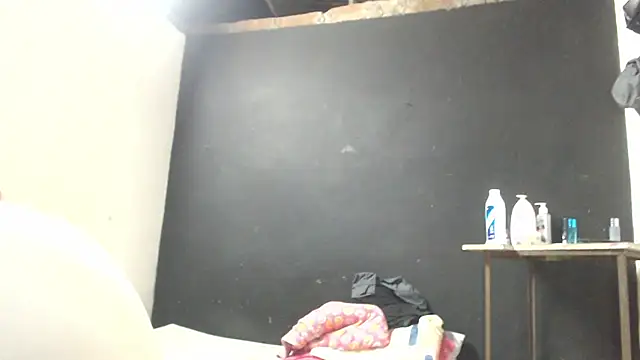 Snapshot of Ana_ThiagoxX chatting on 05-27-26, 01:57 Ana ThiagoxX online show from 05-27-26, 01:57