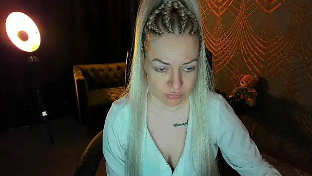 Anna Snows online show from 04-10-26, 05:36