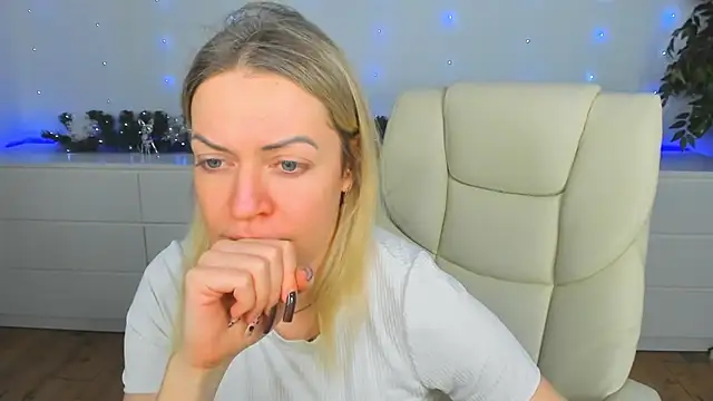 Anna Snows online show from 12-15-25, 07:09