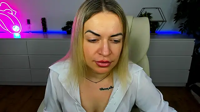 Anna Snows online show from 11-29-25, 07:03