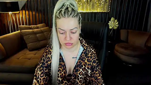 Anna Snows online show from 04-11-26, 07:45