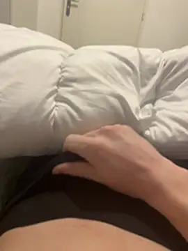 enzoyoungbisex online show from 02-13-26, 08:31