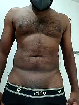 Snapshot of RENJUKL01 chatting on 10-29-25, 07:29 RENJUKL01 online show from 10-29-25, 07:29