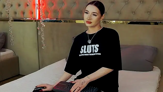 RoxyDoll  online show from 10-15-25, 05:10