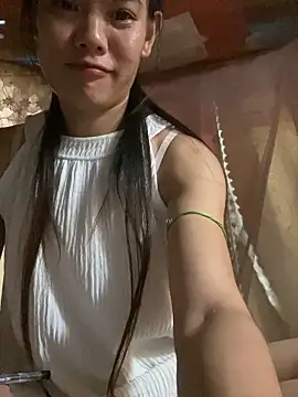 PhanHaa online show from 10-18-25, 01:02