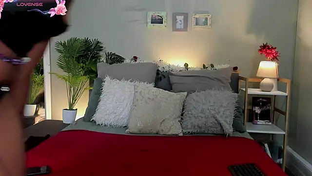 HotStellaaa online show from 01-05-26, 06:11