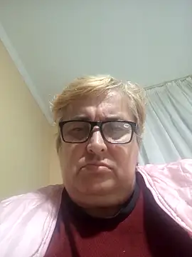 Snapshot of Sonya51561 chatting on 10-24-25, 04:28 Sonya51561 online show from 10-24-25, 04:28