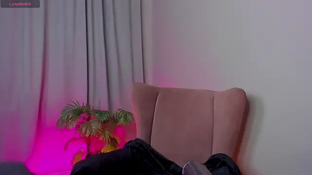 Ann Perry online show from 10-10-25, 02:23