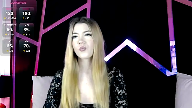 Snapshot of Breezelle chatting on 12-15-25, 05:41 Breezelle online show from 12-15-25, 05:41