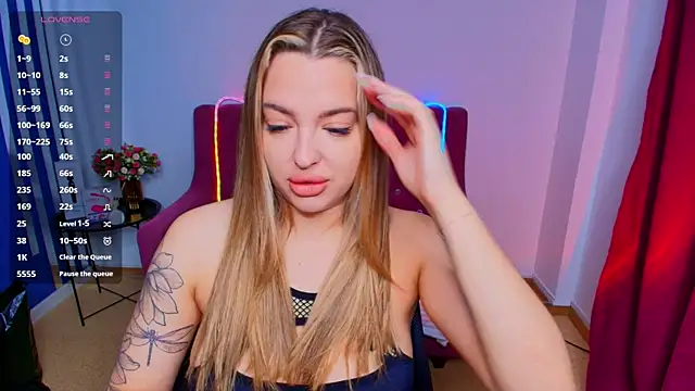 Emma  Ross online show from 04-12-26, 02:15