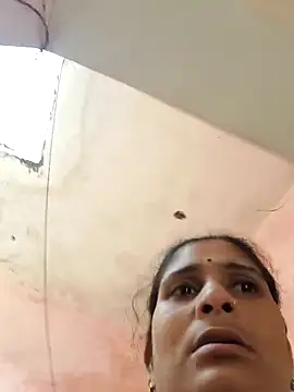 Snapshot of Hot-piuy chatting on 09-20-25, 07:02 Hot-piuy online show from 09-20-25, 07:02