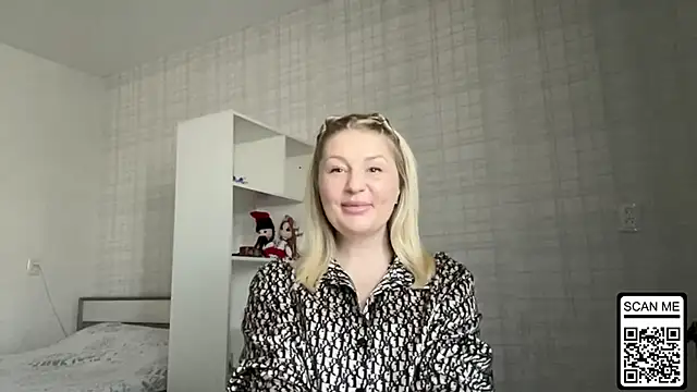 Blondie xoxoxo online show from 03-06-26, 09:26