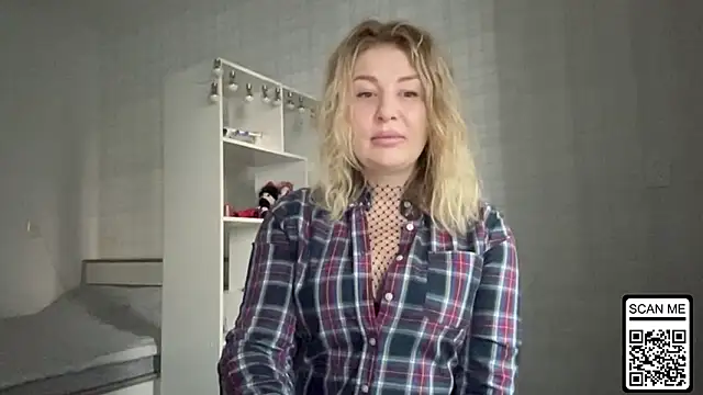 Blondie xoxoxo online show from 01-19-26, 07:01