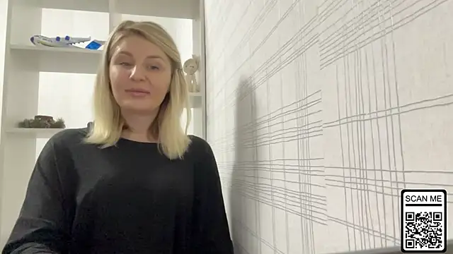 Blondie xoxoxo online show from 11-27-25, 04:18