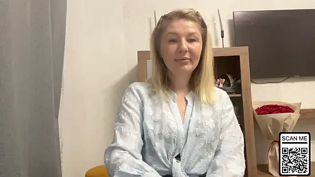 Blondie xoxoxo online show from 12-22-25, 07:08