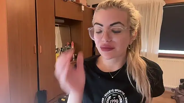 princess17 online show from 09-27-25, 02:12