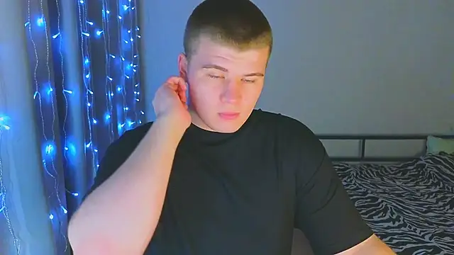 kittenmurr online show from 12-19-25, 11:29